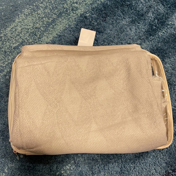 Frette NWT Diamond Tatoo Throw - Picture 7 of 9